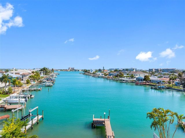 555 115TH AVENUE, Treasure Island, FL 33706