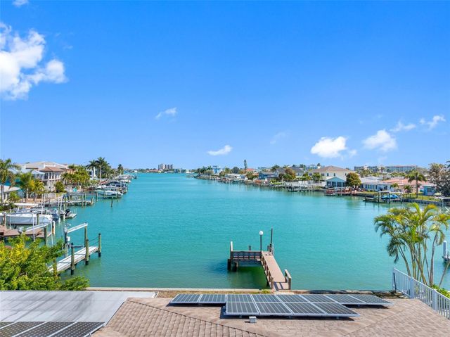 555 115TH AVENUE, Treasure Island, FL 33706