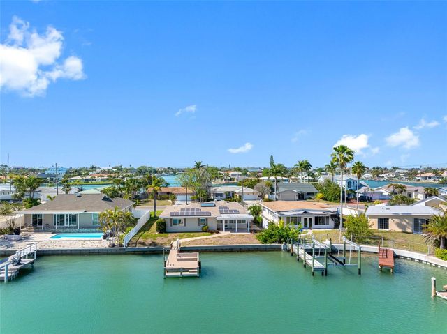 555 115TH AVENUE, Treasure Island, FL 33706