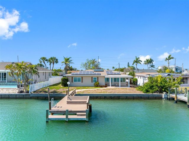 555 115TH AVENUE, Treasure Island, FL 33706