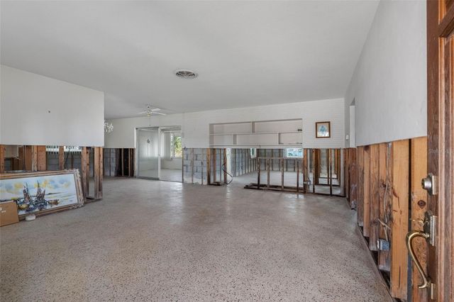 555 115TH AVENUE, Treasure Island, FL 33706