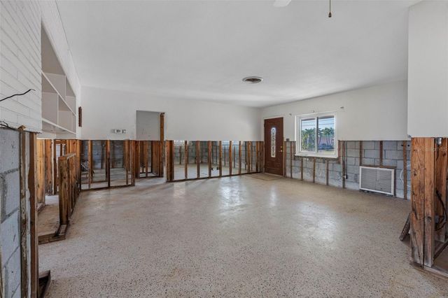 555 115TH AVENUE, Treasure Island, FL 33706