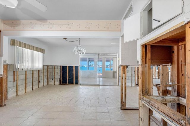 555 115TH AVENUE, Treasure Island, FL 33706