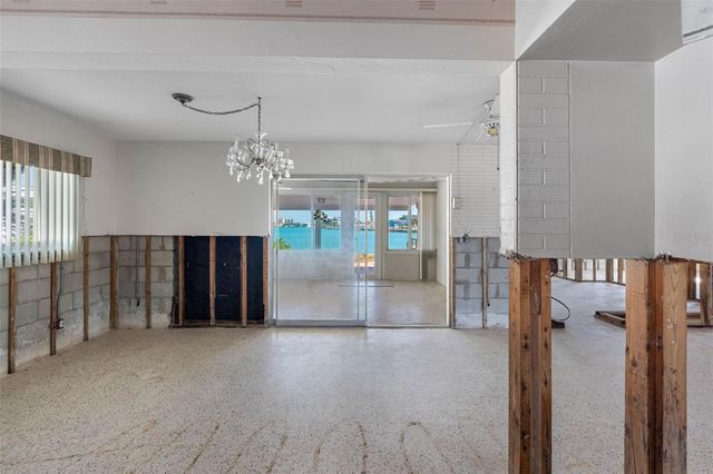 555 115TH AVENUE, Treasure Island, FL 33706