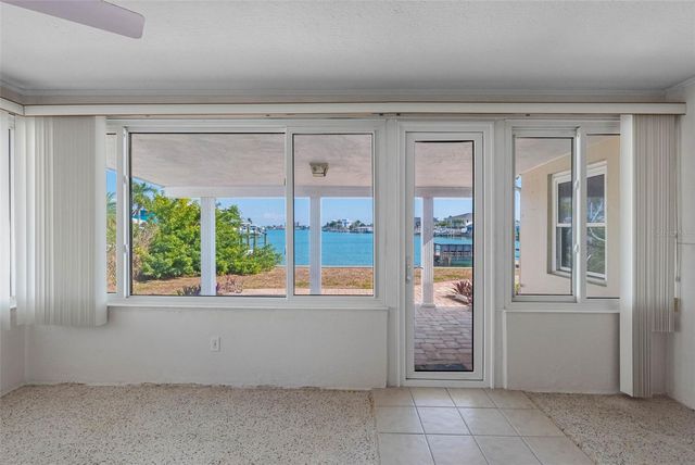 555 115TH AVENUE, Treasure Island, FL 33706