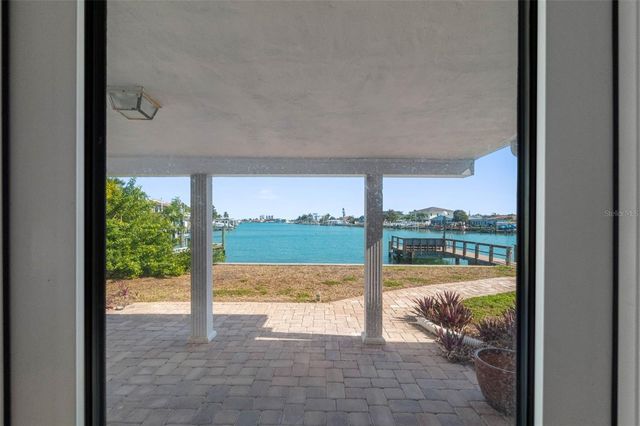 555 115TH AVENUE, Treasure Island, FL 33706