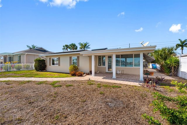 555 115TH AVENUE, Treasure Island, FL 33706