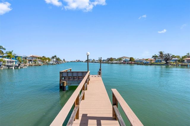 555 115TH AVENUE, Treasure Island, FL 33706