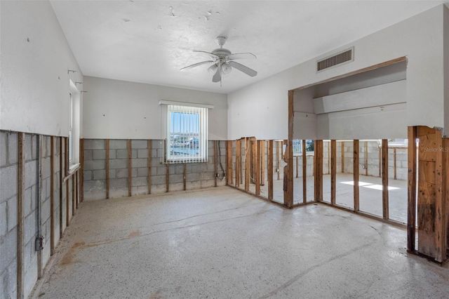 555 115TH AVENUE, Treasure Island, FL 33706