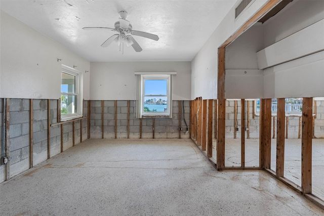 555 115TH AVENUE, Treasure Island, FL 33706