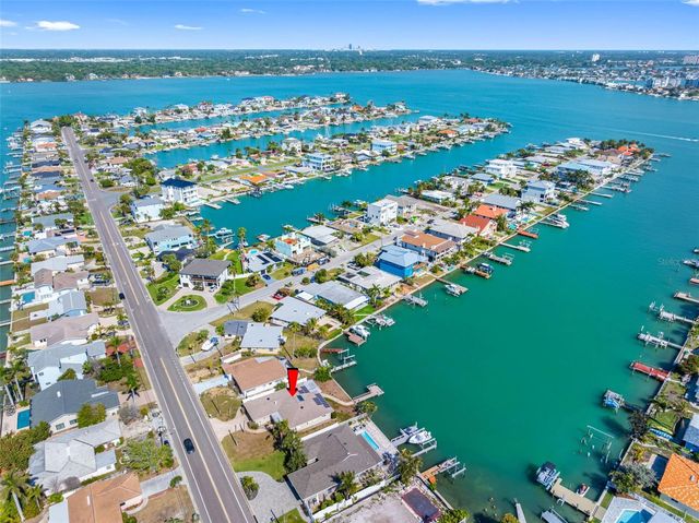555 115TH AVENUE, Treasure Island, FL 33706