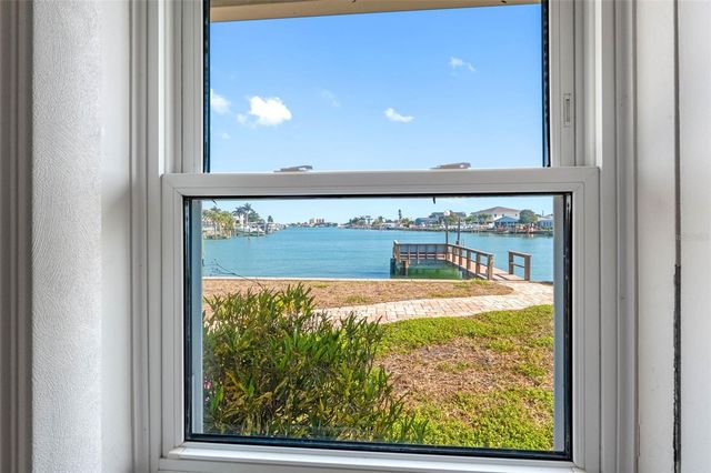 555 115TH AVENUE, Treasure Island, FL 33706