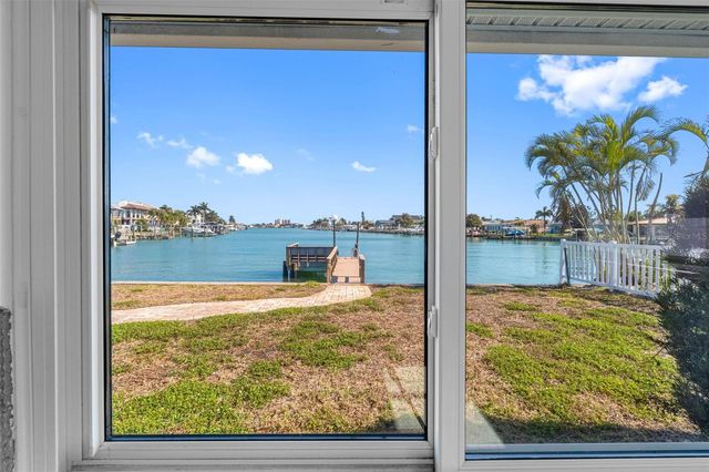 555 115TH AVENUE, Treasure Island, FL 33706