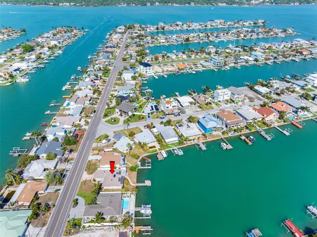 555 115TH AVENUE, Treasure Island, FL 33706