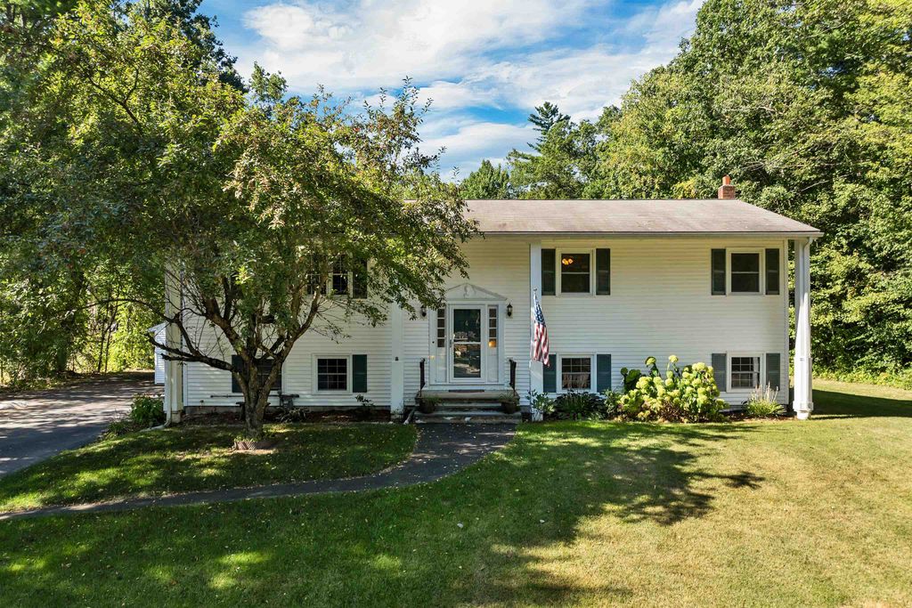 6 Woodland Circle, Bow, NH 03304