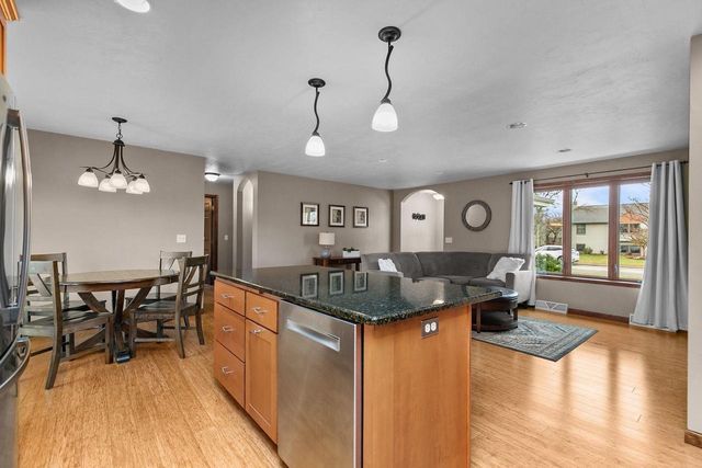 606 S WILD ROSE LANE, Appleton, WI 54914