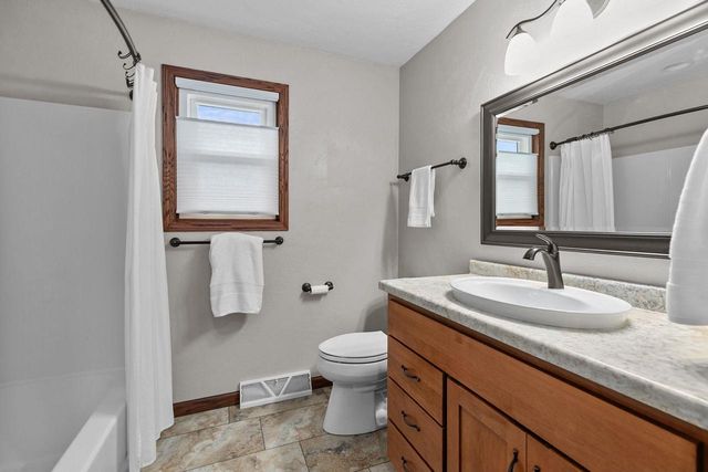 606 S WILD ROSE LANE, Appleton, WI 54914