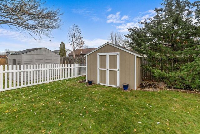 606 S WILD ROSE LANE, Appleton, WI 54914