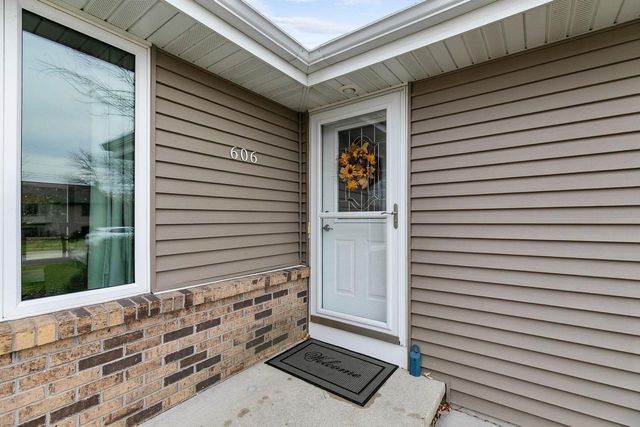 606 S WILD ROSE LANE, Appleton, WI 54914