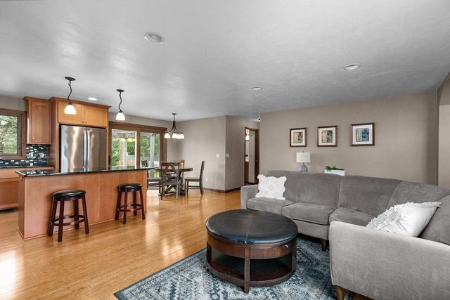 606 S WILD ROSE LANE, Appleton, WI 54914