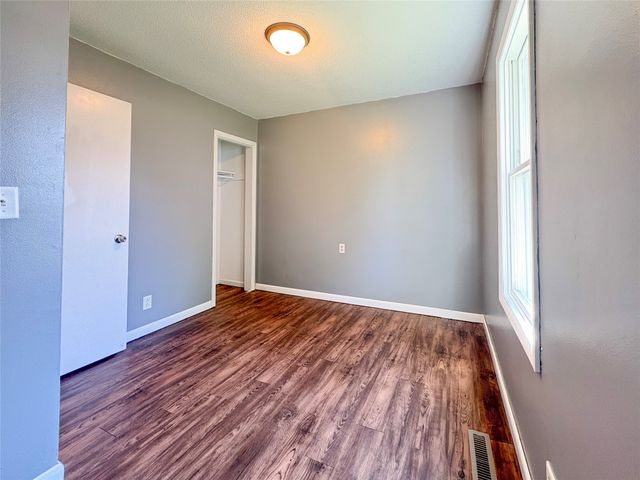 504 E 26th Street S, Newton, IA 50208