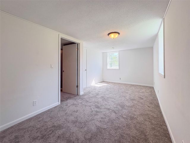 504 E 26th Street S, Newton, IA 50208