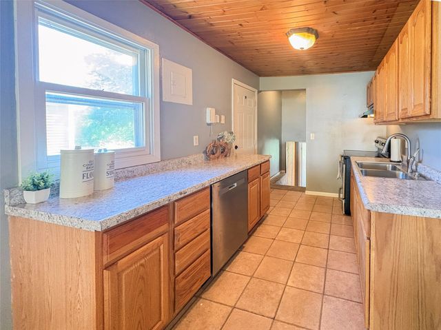 504 E 26th Street S, Newton, IA 50208