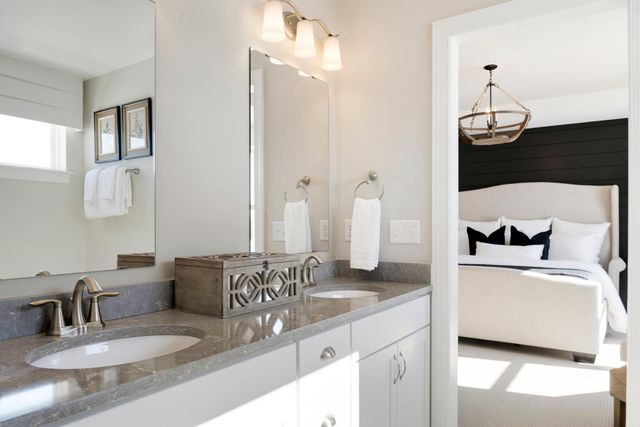 4621 Island Park, Woodbury, MN 55129