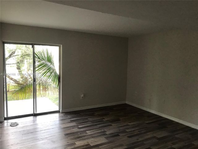 9355 Fontainebleau Blvd C105, Miami, FL 33172