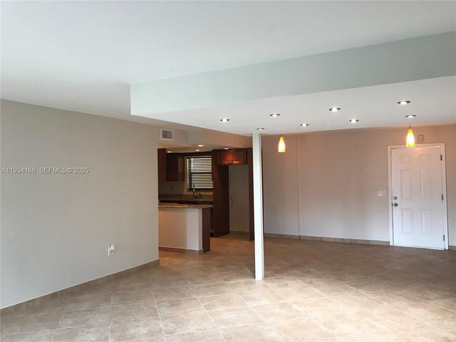 9355 Fontainebleau Blvd C105, Miami, FL 33172