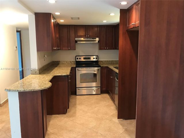 9355 Fontainebleau Blvd C105, Miami, FL 33172