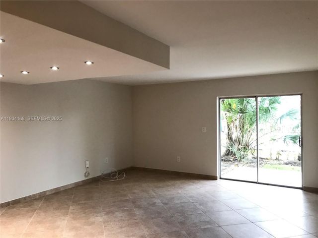 9355 Fontainebleau Blvd C105, Miami, FL 33172