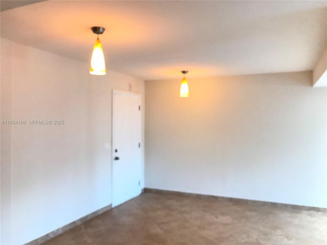 9355 Fontainebleau Blvd C105, Miami, FL 33172