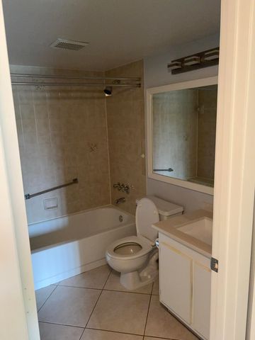 826 Sky Pine Way G2, Greenacres, FL 33415