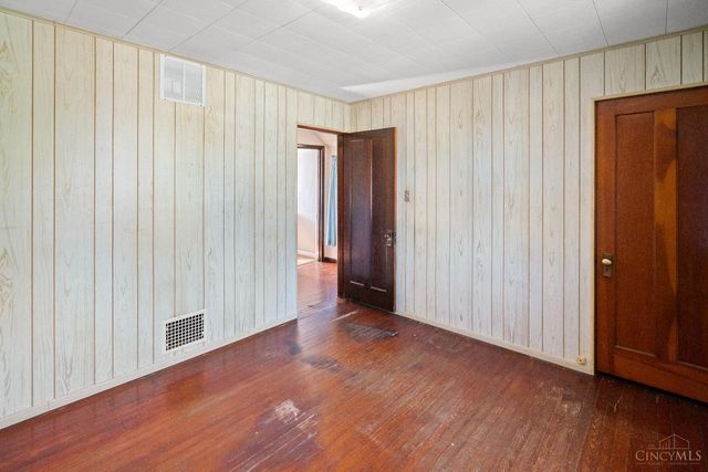 4207 Harding Avenue, Cheviot, OH 45211