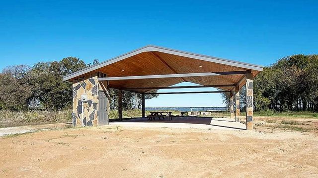 8423 Southern Shore Court, Kemp, TX 75143
