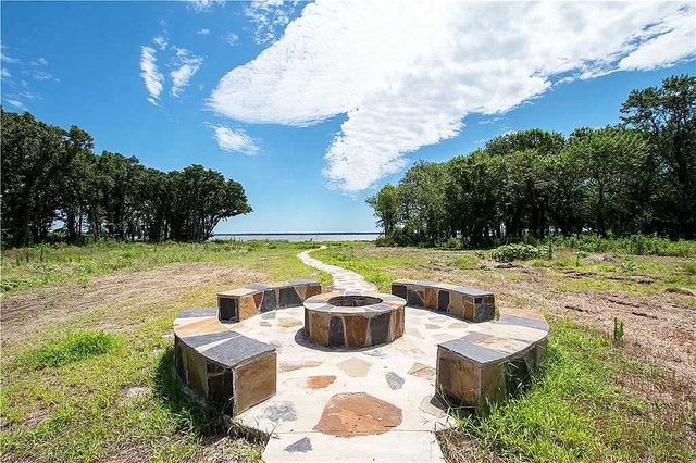 8423 Southern Shore Court, Kemp, TX 75143