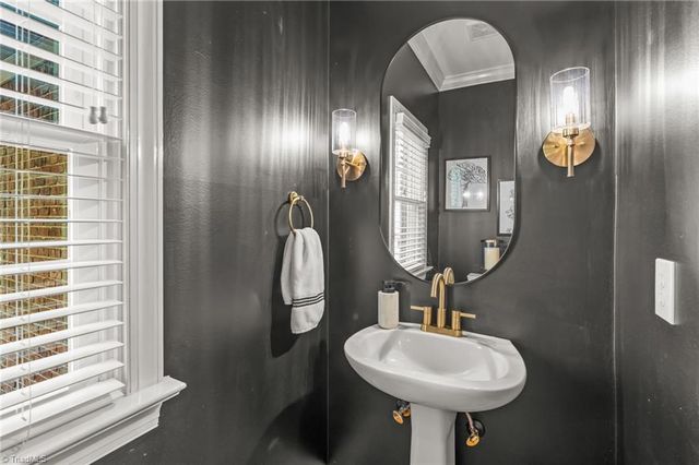 1724 Mirabeau Court, High Point, NC 27265