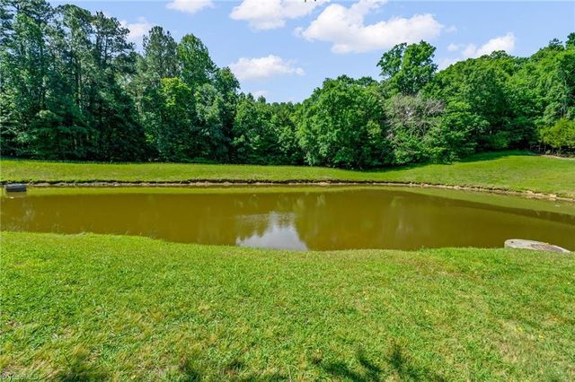 1724 Mirabeau Court, High Point, NC 27265