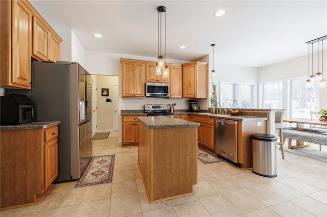 643 Kayloc Circle, Webster, NY 14580