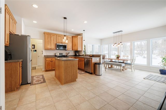 643 Kayloc Circle, Webster, NY 14580