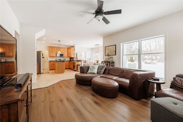 643 Kayloc Circle, Webster, NY 14580