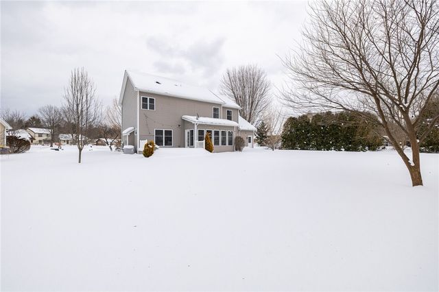 643 Kayloc Circle, Webster, NY 14580