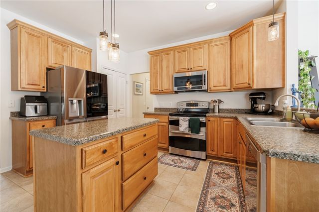 643 Kayloc Circle, Webster, NY 14580