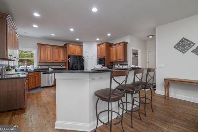 508 Crested Hawk Ridge, Canton, GA 30114