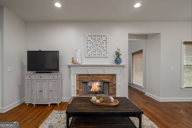 508 Crested Hawk Ridge, Canton, GA 30114