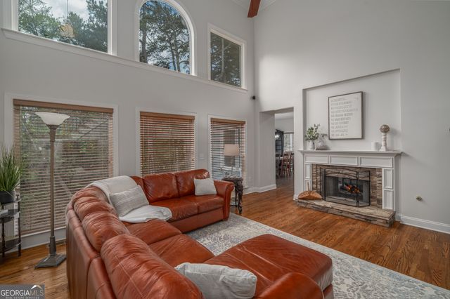 508 Crested Hawk Ridge, Canton, GA 30114