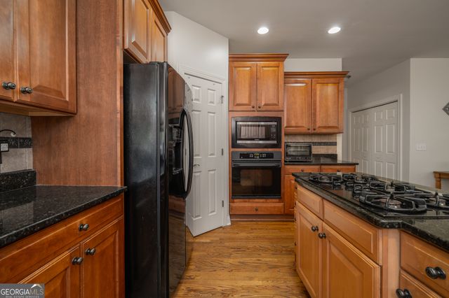 508 Crested Hawk Ridge, Canton, GA 30114