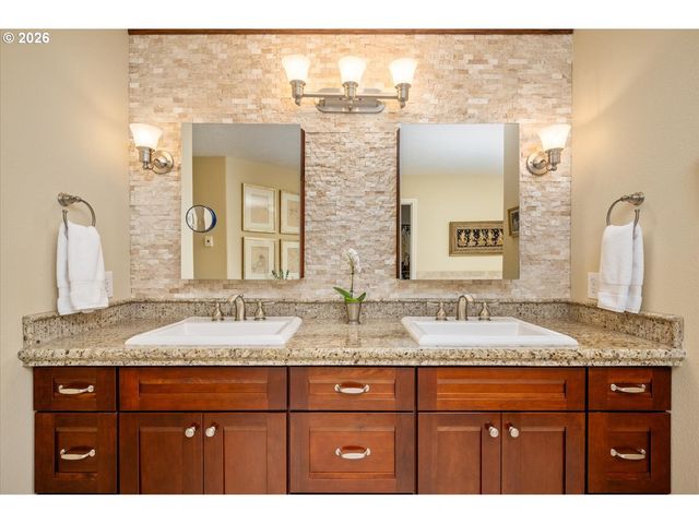 17460 Sw 108TH Pl, Tualatin, OR 97062