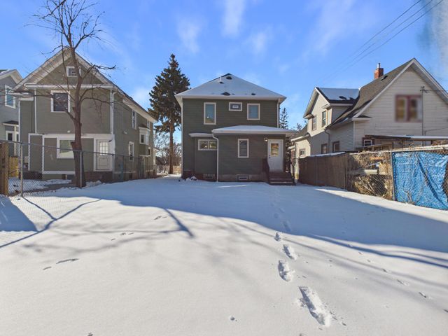 2427 17th Avenue S, Minneapolis, MN 55404